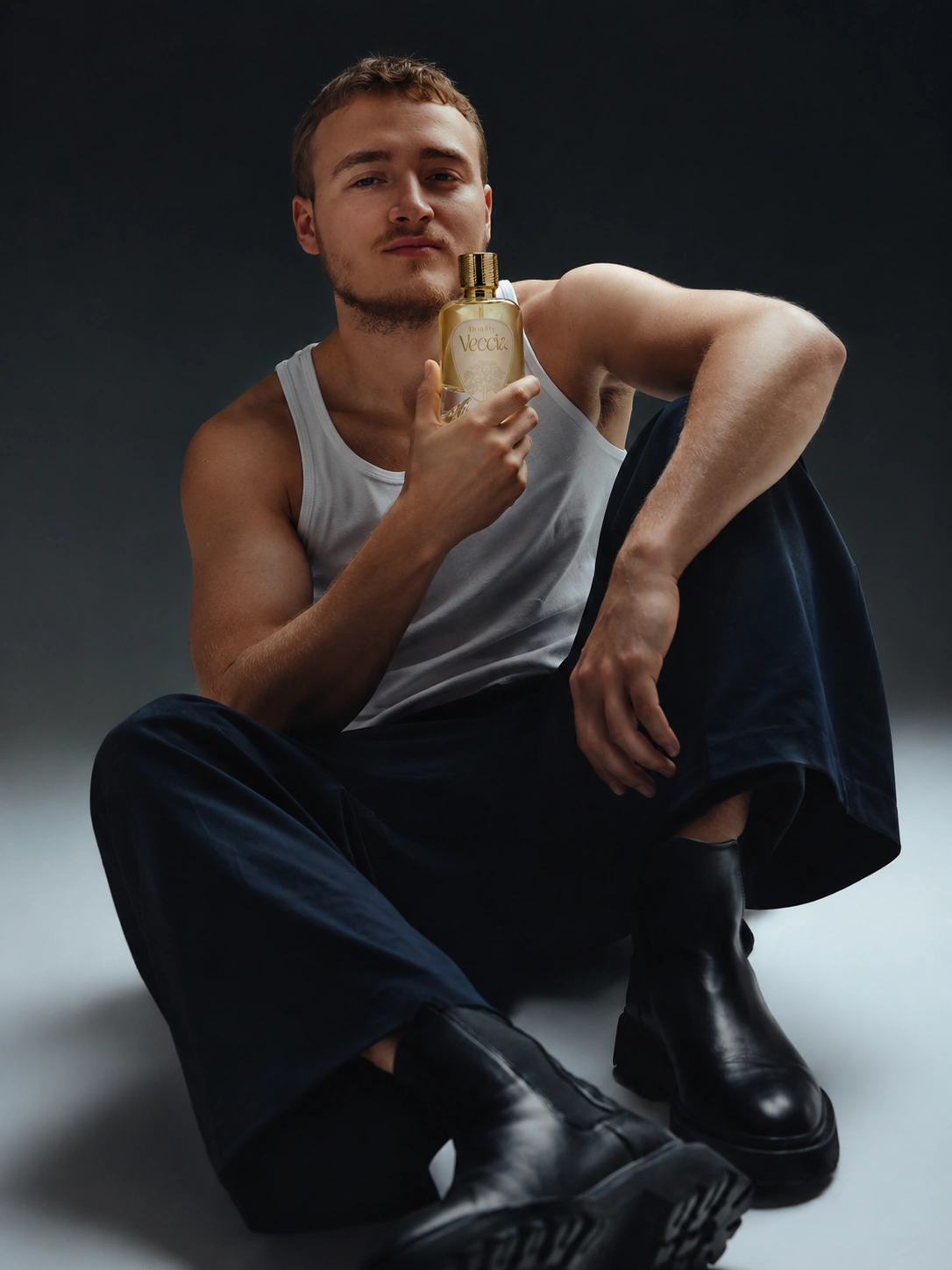 Duality extrait de parfum held close, studio portrait